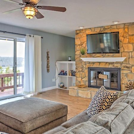 Monticello Home With Multi-Level Deck On 2 Acres! Екстер'єр фото