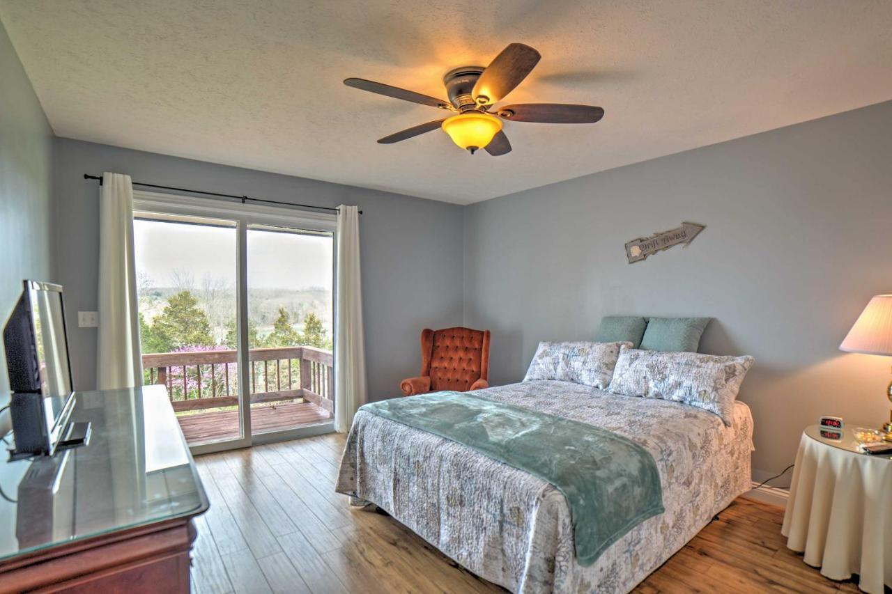 Monticello Home With Multi-Level Deck On 2 Acres! Екстер'єр фото